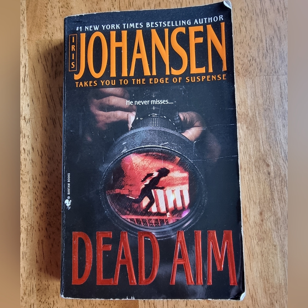 🌟3/$40 Sale!🌟 Dead Aim by Iris Johansen Paperback Book